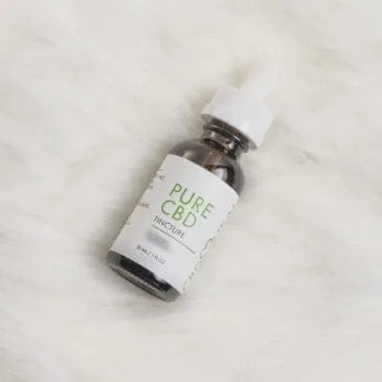 pure cbd oil tincture 500mg side view